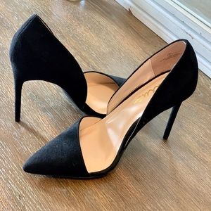 Black pointed toe heel